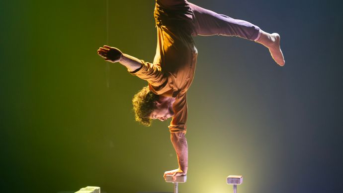 Machine de Cirque | The Theory of Everything, and Nothing | 30 maart 2027 | Theater de Bussel