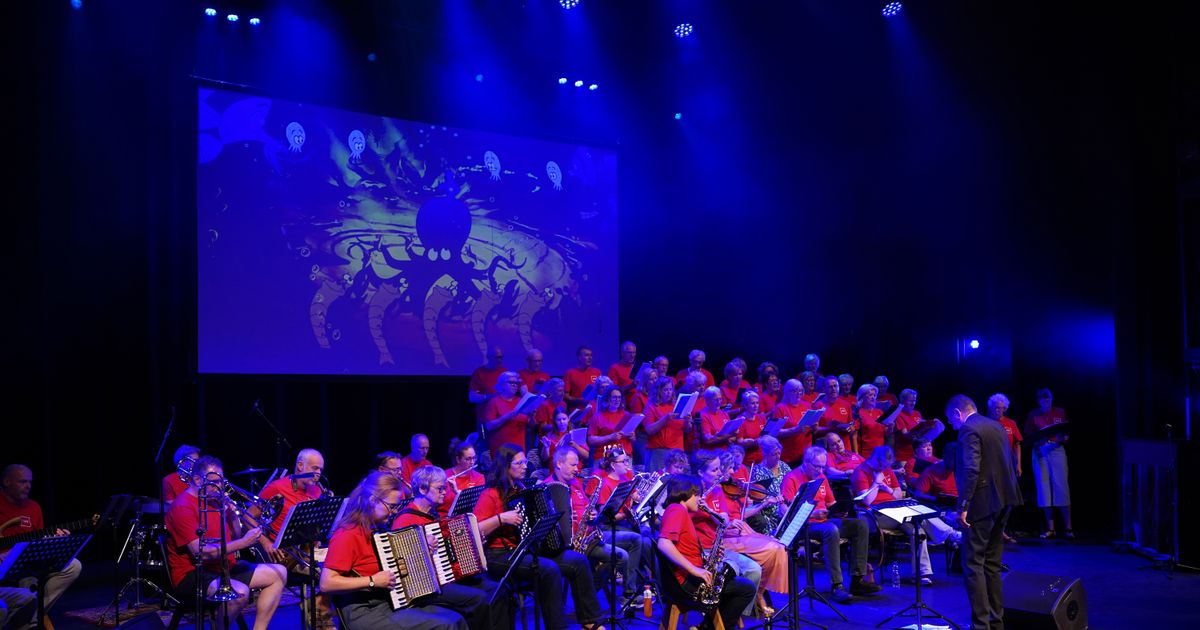 Brullen in De Bussel — Cursisten en docenten van h19
