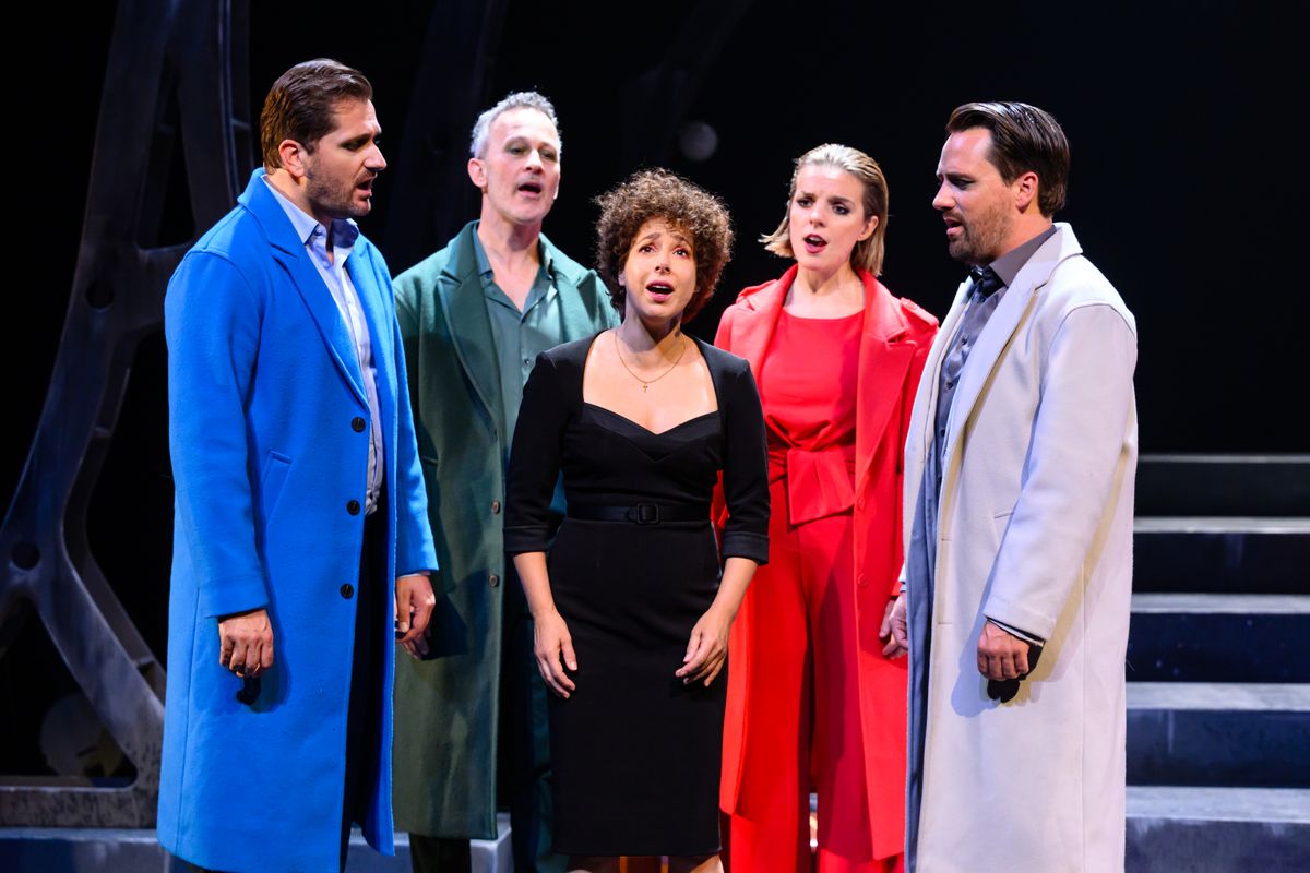 Piaf (reprise) | met Suzan Seegers, Julia Berendse, Job Bovelander e.a. | 17 November | Theater de Bussel