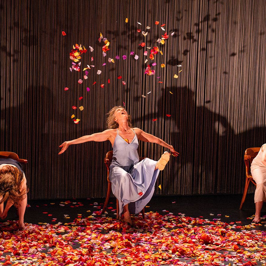 Compagnie Tiuri | Nothing Left on Blue | 20 maart 2027 | Theater de Bussel