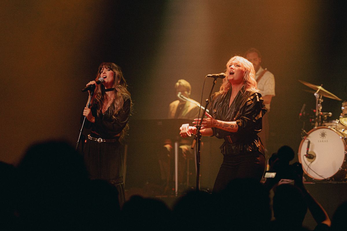 The Cosmic Carnival – 50 Years of Rumours | Fleetwood Mac Tribute in Oosterhout