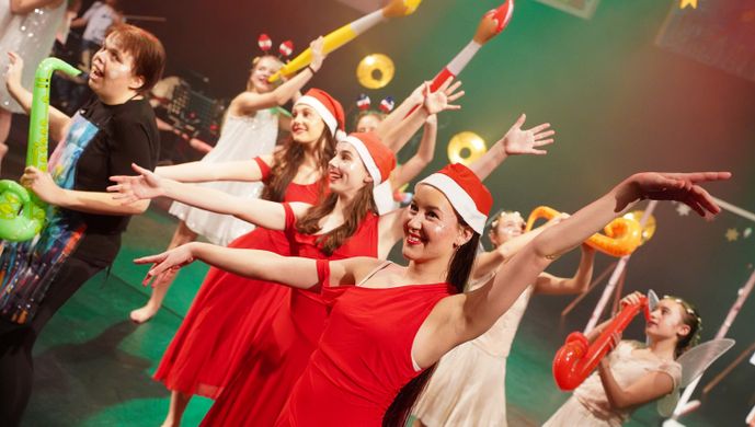 Stralende Sterren, want Kerst vier je samen | h19 cursisten | 17 december 2026 | Theater de Bussel