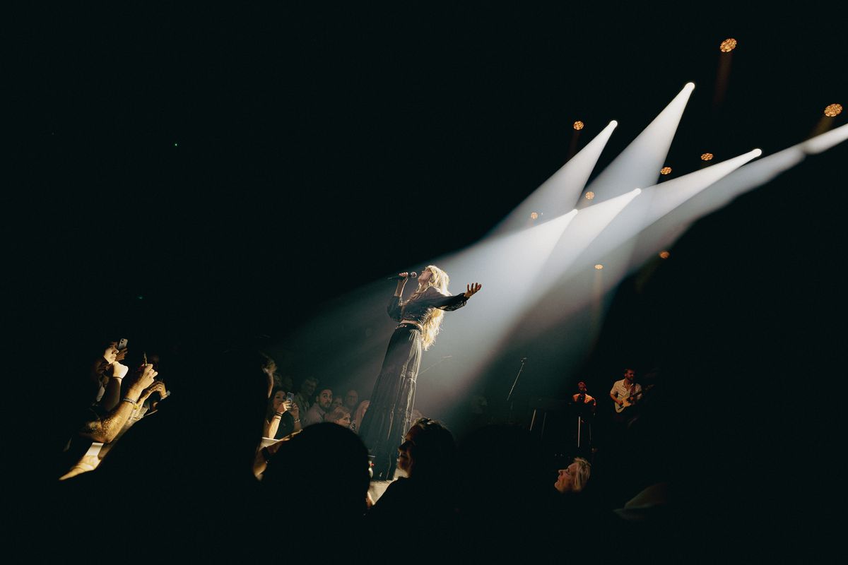 The Cosmic Carnival – 50 Years of Rumours | Fleetwood Mac Tribute in Oosterhout