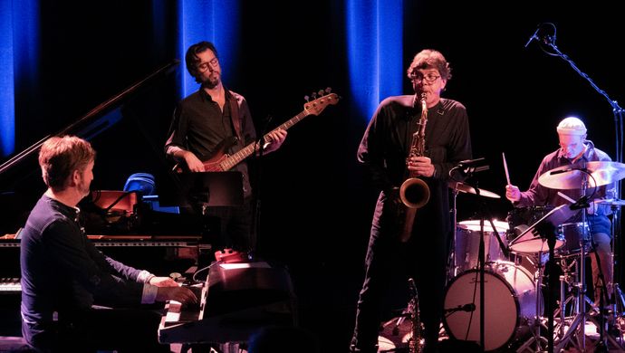 Chris Cheek, Rembrandt Frerichs, Mark Haansta en Jorge Rossy | Liever in de KluiZ dan ThuiZ | 31 maart 2027 | Theater de Bussel